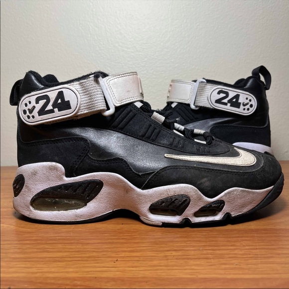 griffeys black and white
